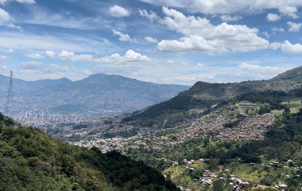 Poema 124 | Medellín | Hernán Urbina Joiro